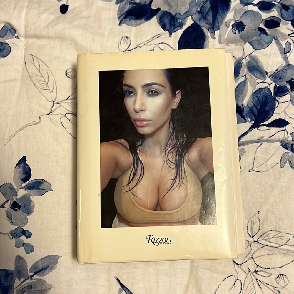 Kim kardashian selfish Book.